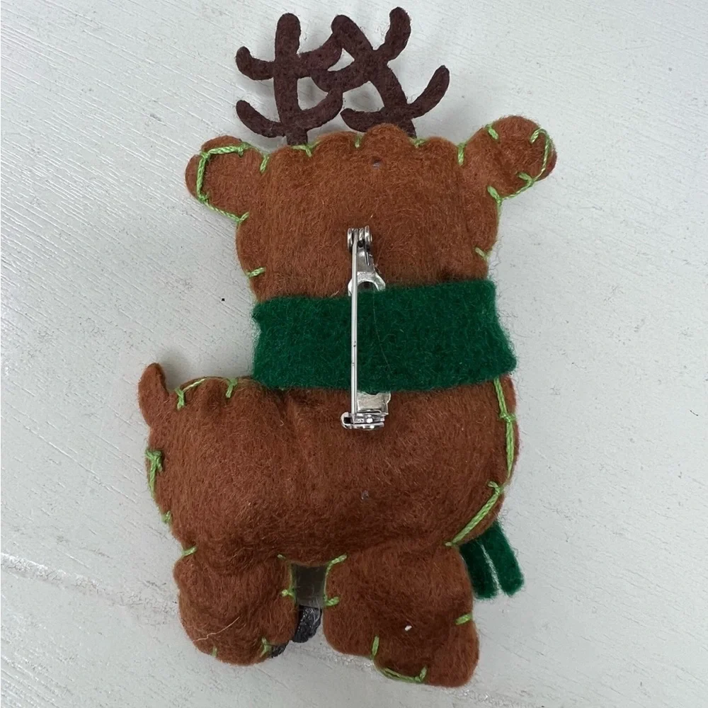 Brand New - Reindeer Holiday Pin